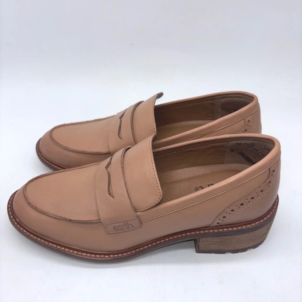 Earth Lindy Penny Loafers Women 8M Tan Academic Neutral Classic Career Comfort